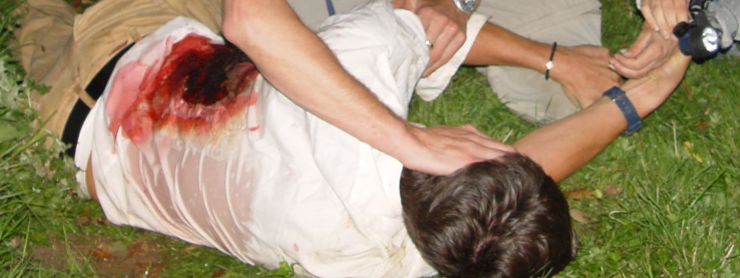 Treating-a-casualty-with-open-wound-from-minestrike